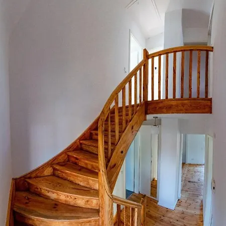 Haus-ambrunnen 度假居